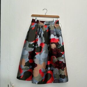 Beautiful printed full skirt, perfect for the artsy lady.